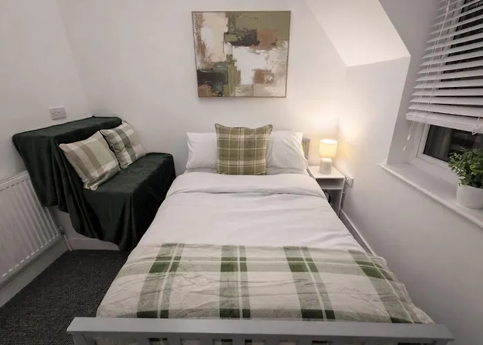 Boutique Home Mcr With Games Table, Sleeps 9