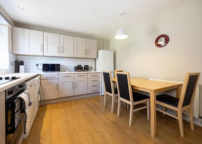 3-bed Didsbury M20 Parking Long Tatil Evi *