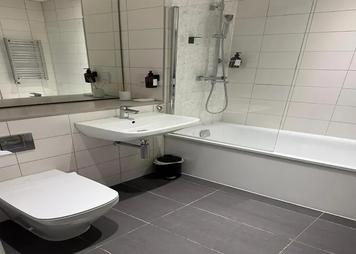 Tatil Evi Stylish Townhouse With Parking - Pass The Keys *