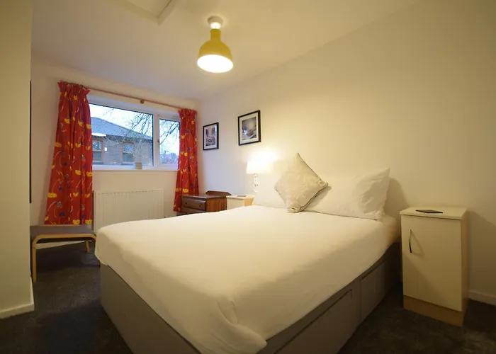 Cosy 2bdr House With Driveway Near مانشستر