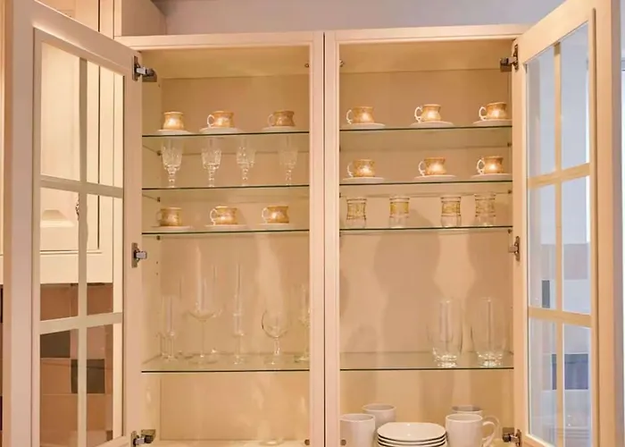 Дом отдыха Elegant With Hot Tub *