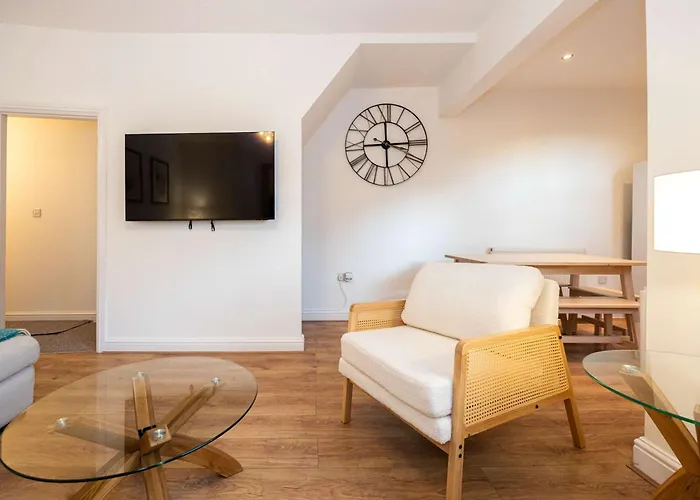 Goulder House- Close To Etihad & M60 *