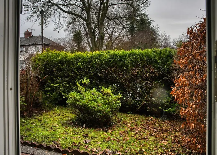 펜션 3 Bedrooms Sleeps 7 Free Parking