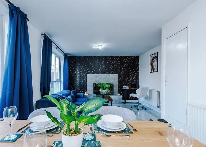 Pearl Reside - Sleeps 5, Free Parking & 5 Mins Centre