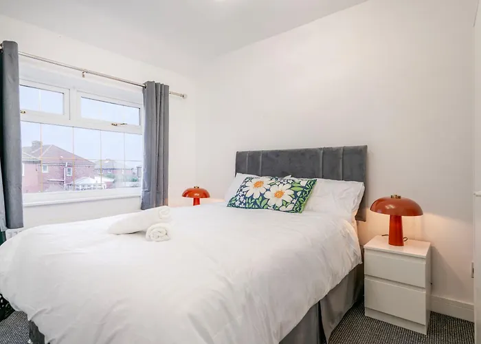 Spacious 4 Bed Ideal For Business & Long Term Stays, Free Parking Pensión Mánchester