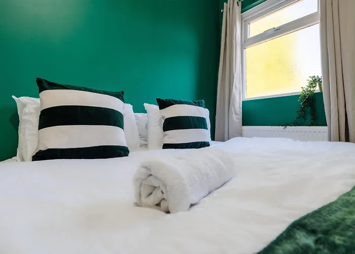 度假居 Exotic 4bd, Etihad, Coop Arena - Tv In And Outdoor Dining *