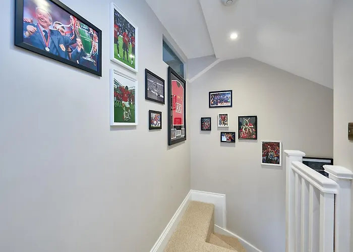 Stylish 4 Bed In Old Trafford Next To Mufc Mánchester