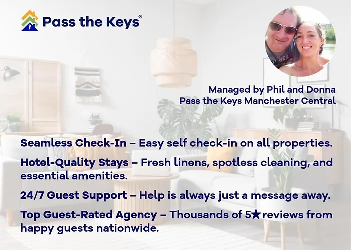 Stylish Townhouse With Parking - Pass The Keys *