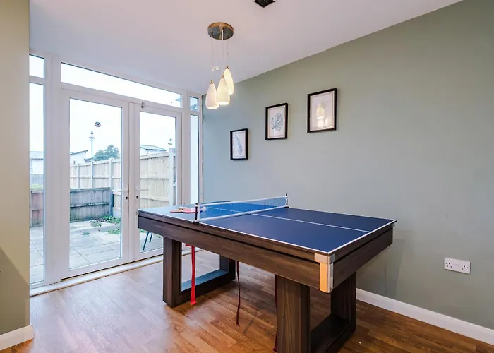 Spacious Escape On - Parking - Garden Vakantiehuis Manchester