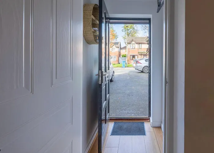 2br House Contractors Parking Wifi * Manchester