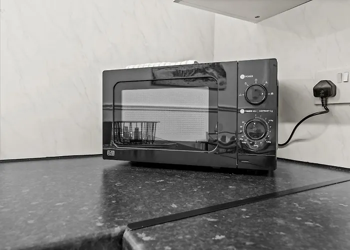 Premium Failsworth - Sleeps Up To 7! *