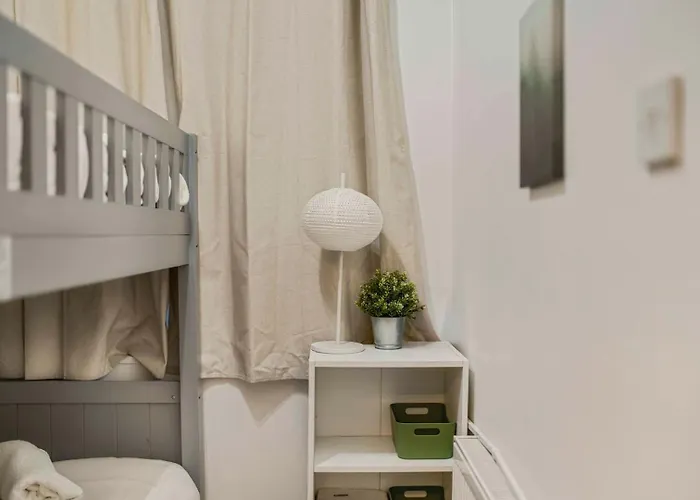 Guestready - Cozy 3-bedroom In Droylsden Pensjonat