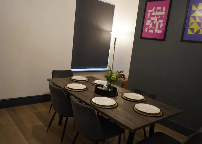 Tatil Evi Spacious 3-bedroom Near Centre With Parking