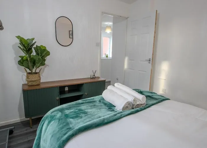 Modern 3br House - Quiet Clifton Area *