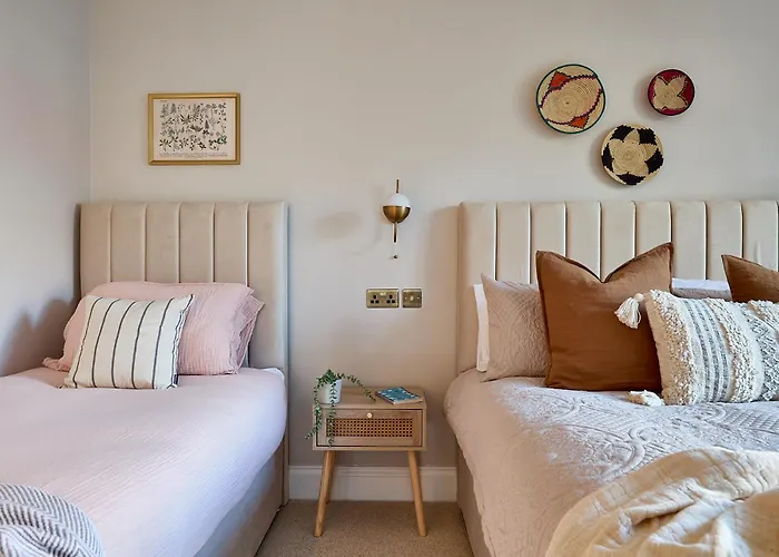 Stylish 4 Bed In Old Trafford Next To Mufc Сasa de vacaciones Mánchester