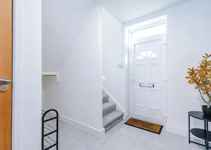 Ferienhaus Pearl Reside - Sleeps 5, Free Parking & 5 Mins Centre