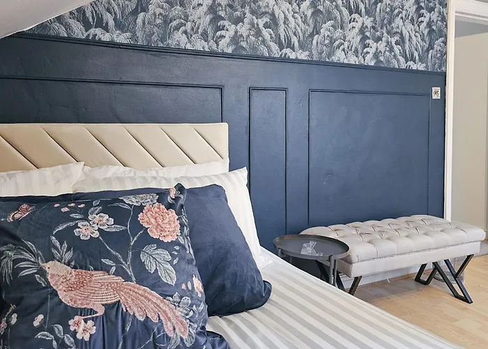 Massive And Stylish 5 Bed House - Sleeps 13 - Free Parking Casa de Férias