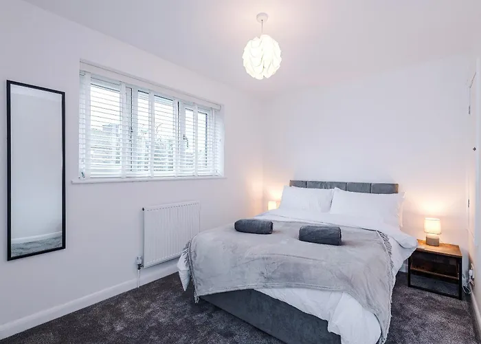 Stylish 2br House For 4 In With Parking Dom wakacyjny