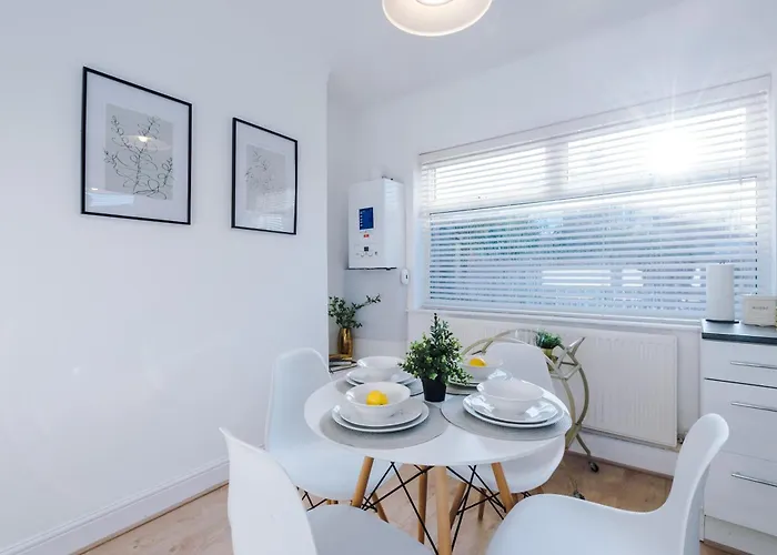 Free Park Stunning 3bedroom In *