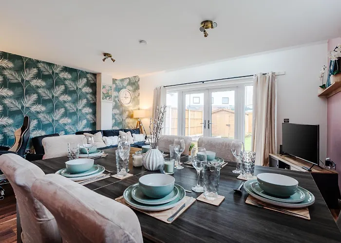 E-haven - Etihad-coop Live-free Parking-pool Table Manchester