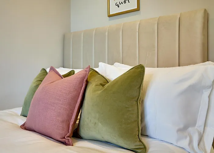 Stylish 4 Bed In Old Trafford Next To Mufc Сasa de vacaciones Mánchester