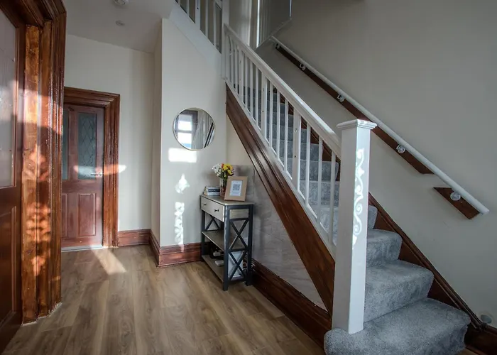 Modern&spacious 4-bedroom Home, Family&contractor Friendly, *