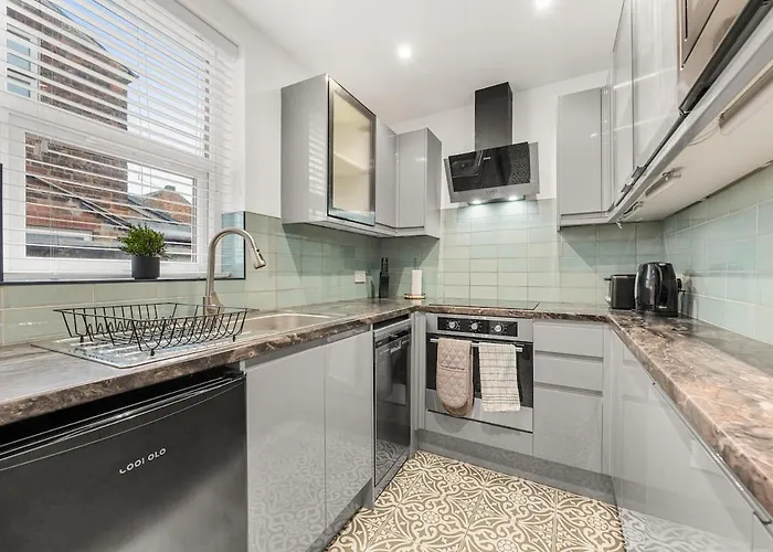 Contractors Pad Wi-fi Free Parking 20 - Off Monthly * Manchester