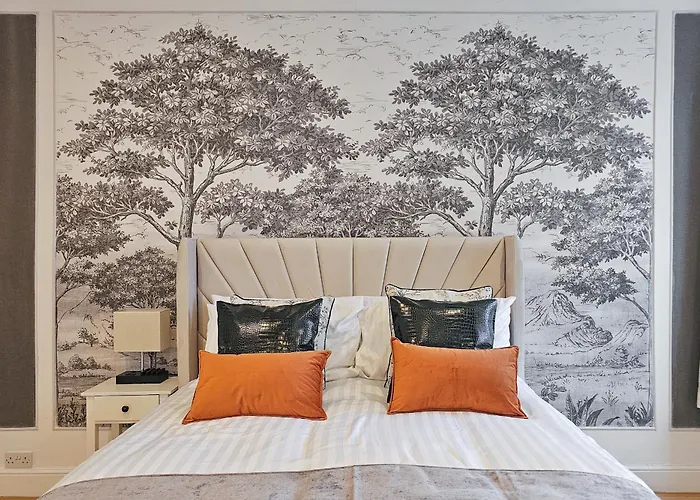 Massive And Stylish 5 Bed House - Sleeps 13 - Free Parking * Mánchester