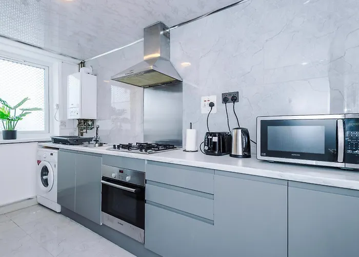 Pearl Reside - Sleeps 5, Free Parking & 5 Mins Centre Ferienhaus *