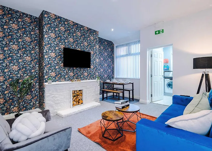 Holiday home 3 Bedroom Town House - Etihad Stadium - Free Parking *