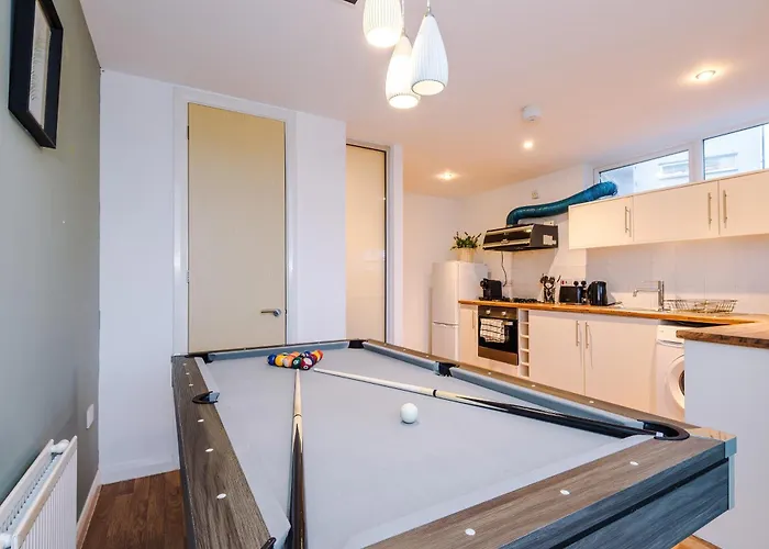 Spacious Escape On - Parking - Garden Vakantiehuis