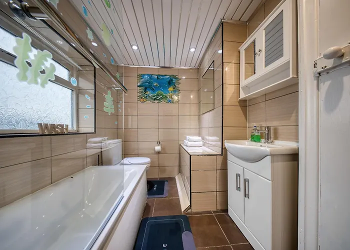 펜션 3 Bedrooms Sleeps 7 Free Parking 맨체스터