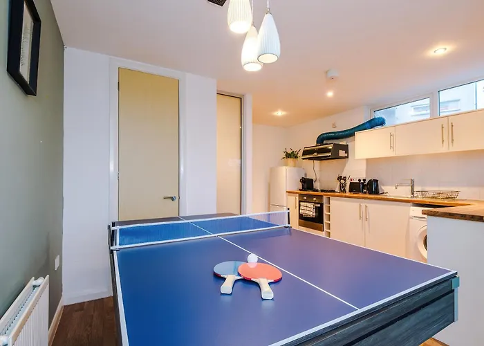 Spacious Escape On - Parking - Garden * Manchester