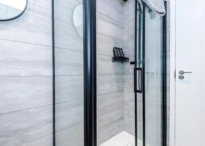 Ferienhaus Stylish 2br House For 4 In With Parking Manchester