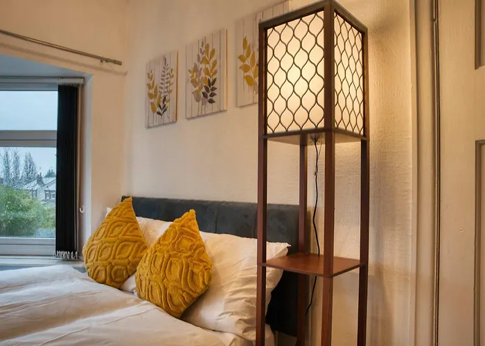 3 Bedrooms Sleeps 7 Free Parking Σπίτι διακοπών *