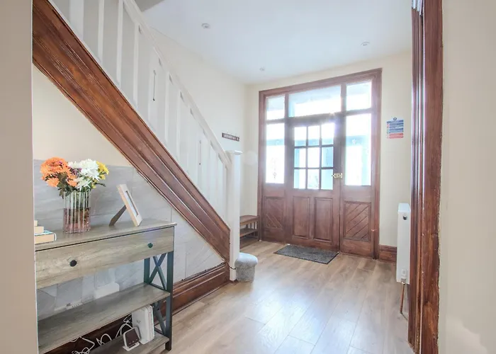 Сasa de vacaciones Modern&spacious 4-bedroom Home, Family&contractor Friendly, Mánchester