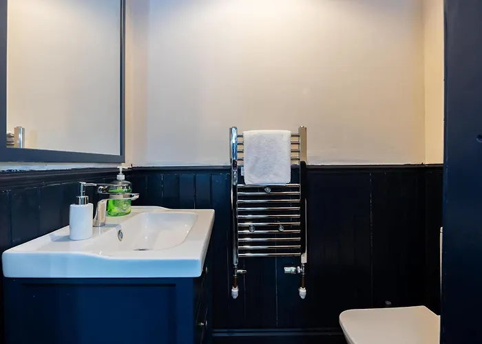 Ferienhaus Detached House In Prestwich Sleeps 10 With Parking *