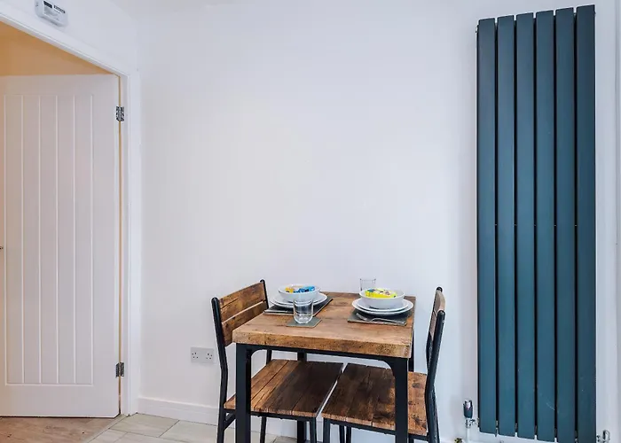 Ferienhaus Stylish 2br House For 4 In With Parking