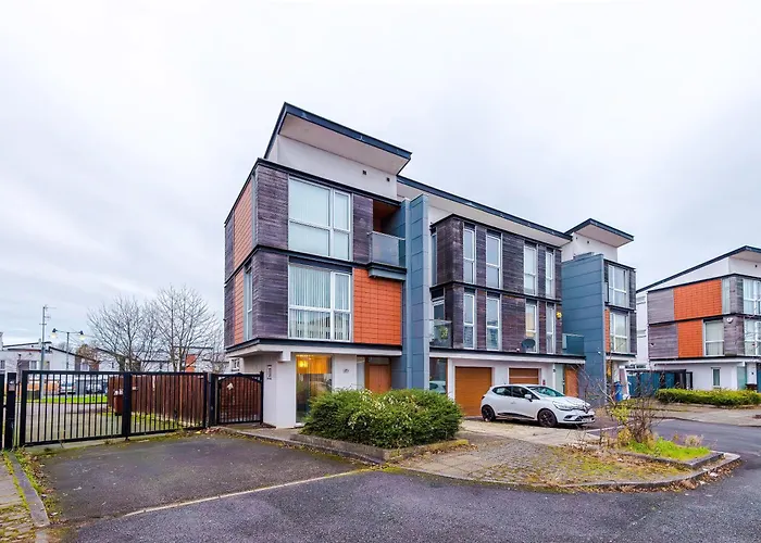 Spacious Escape On - Parking - Garden Vakantiehuis