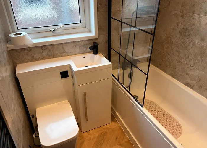 Vendégház Hendham - Near Etihad Stadium, Coop Live Arena, National Cycling Centre & 24 Hour Asda Manchester