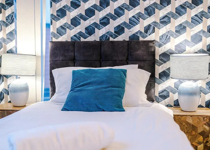 Spacious Escape On - Parking - Garden Vakantiehuis Manchester