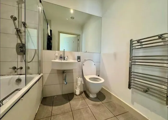 Spacious 2-bed In Centre Apartament Manchester