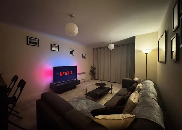 Apartament Cosy 2-bed Modern With Balcony Manchester