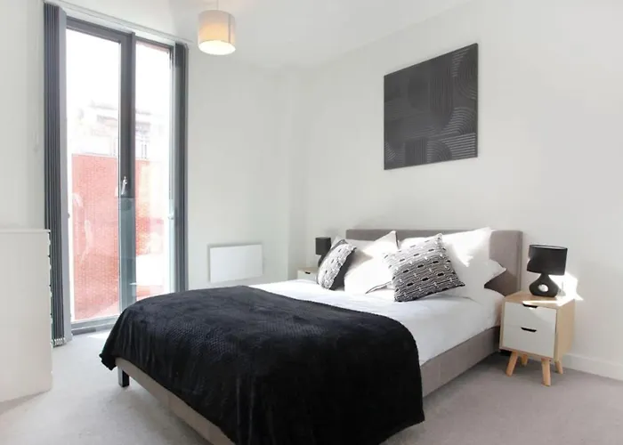 The Mount - Spacious - Local Attractions- Parking Apartament *