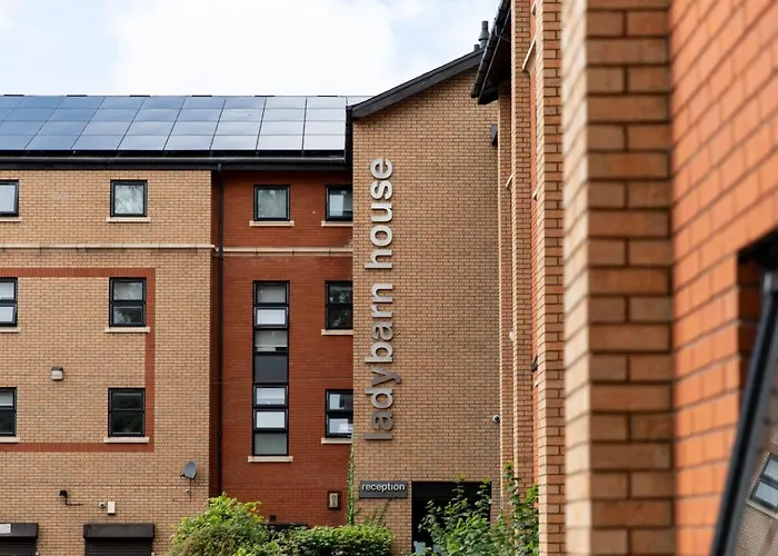 For Students Only - Ladybarn House In Manchester