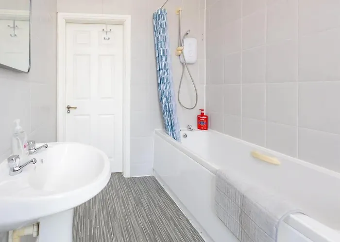 Apartment Charming 2-bed In M16 *