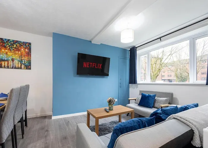 2 Bed Flat Centre - Sleeps 8 - Free Parking - Contractors & Long Offer - Wi-fi & Netflix - Workspace & Coffee Apartman *