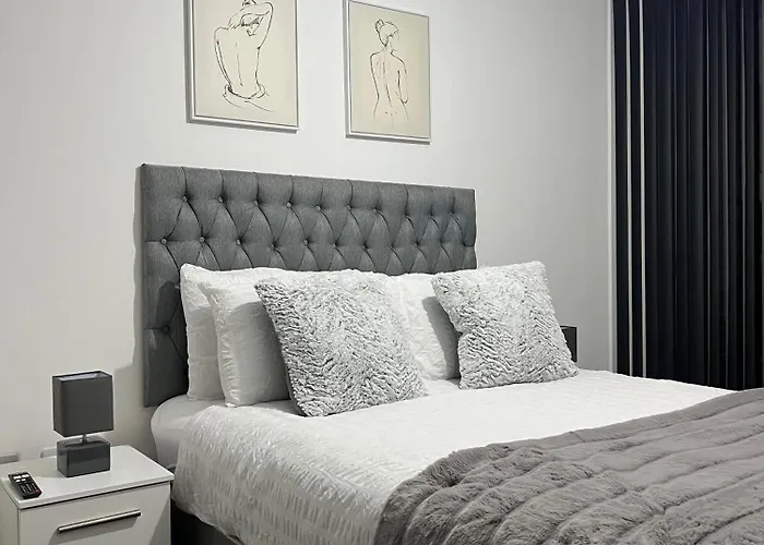 Balcony View Deluxe 2 Bed Ao Arena & Victoria Stn Manchester