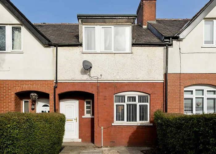 Apartamento Free Parking, Large House For Contractors & Families, Sleeps 6, 15mins To Centre