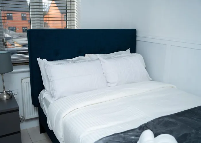 Modern 2br In דירה